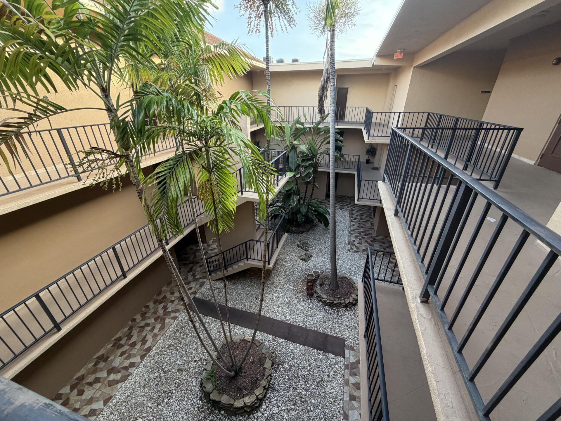 4040 N Hills Drive, Unit 35, Hollywood, FL 33021 Photo