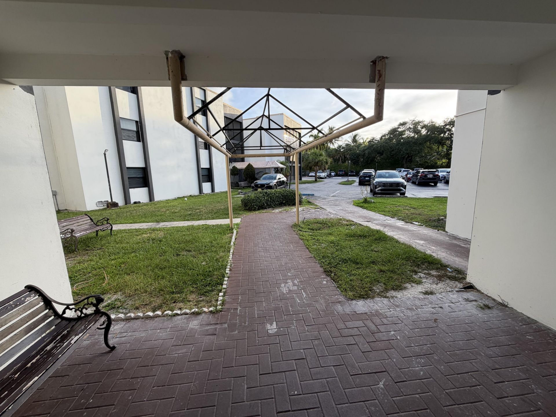 4040 N Hills Drive, Unit 35, Hollywood, FL 33021 Photo