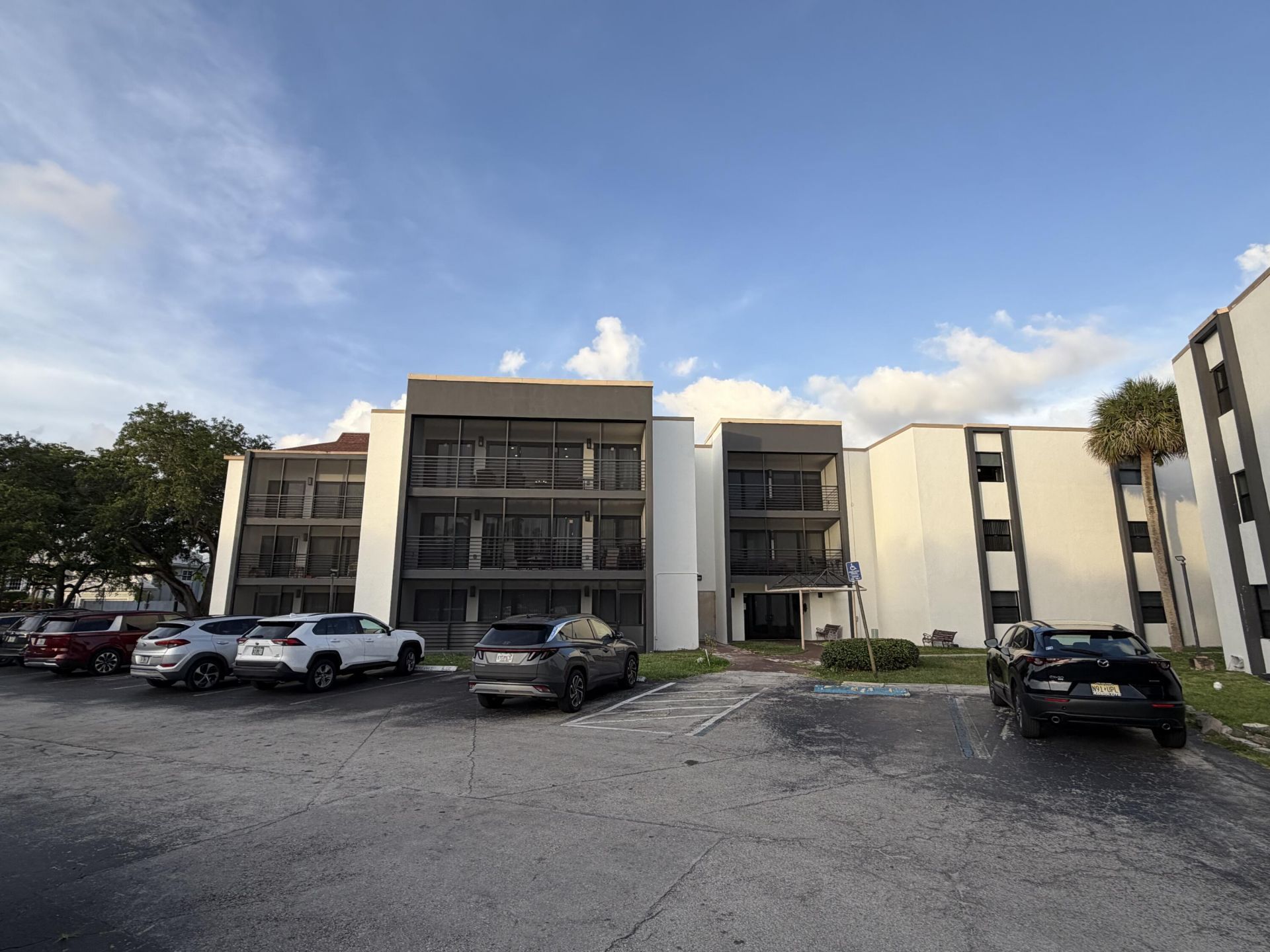 4040 N Hills Drive, Unit 35, Hollywood, FL 33021 Photo