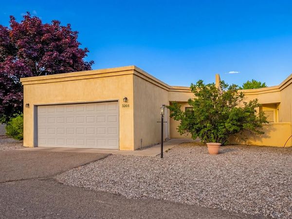 3201 Oakmount Drive SE, Rio Rancho, NM 87124