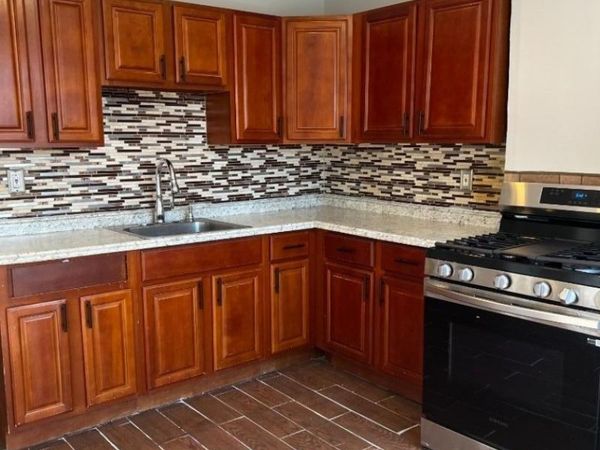 187 Wegman Pkwy, Unit 2, Jersey, NJ 07305