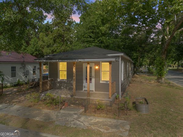 1701 Grove Street, Savannah, GA 31401