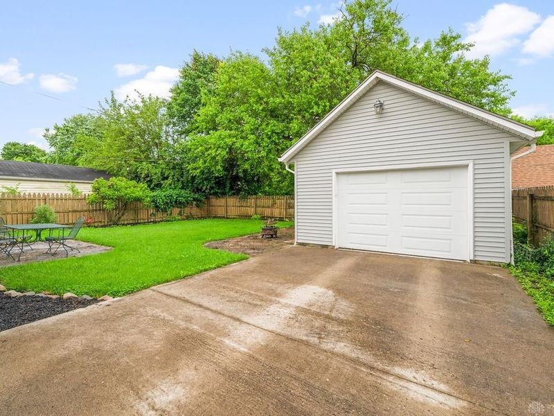 1909 E Bataan Drive, Kettering, OH 45420 Photo 44