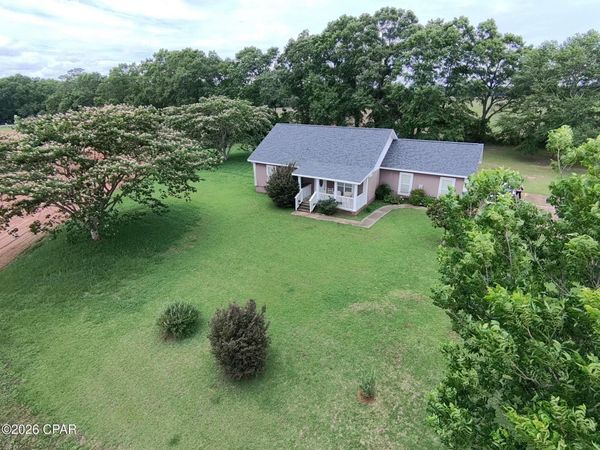5904 Highway 77, Graceville, FL 32440