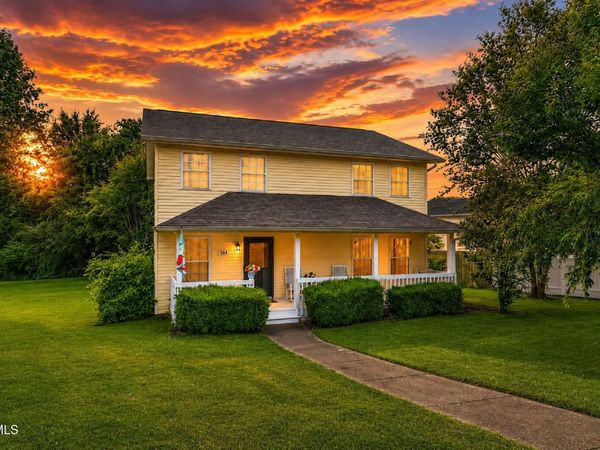 104 Phillip Drew Court, Johnson City, TN 37604