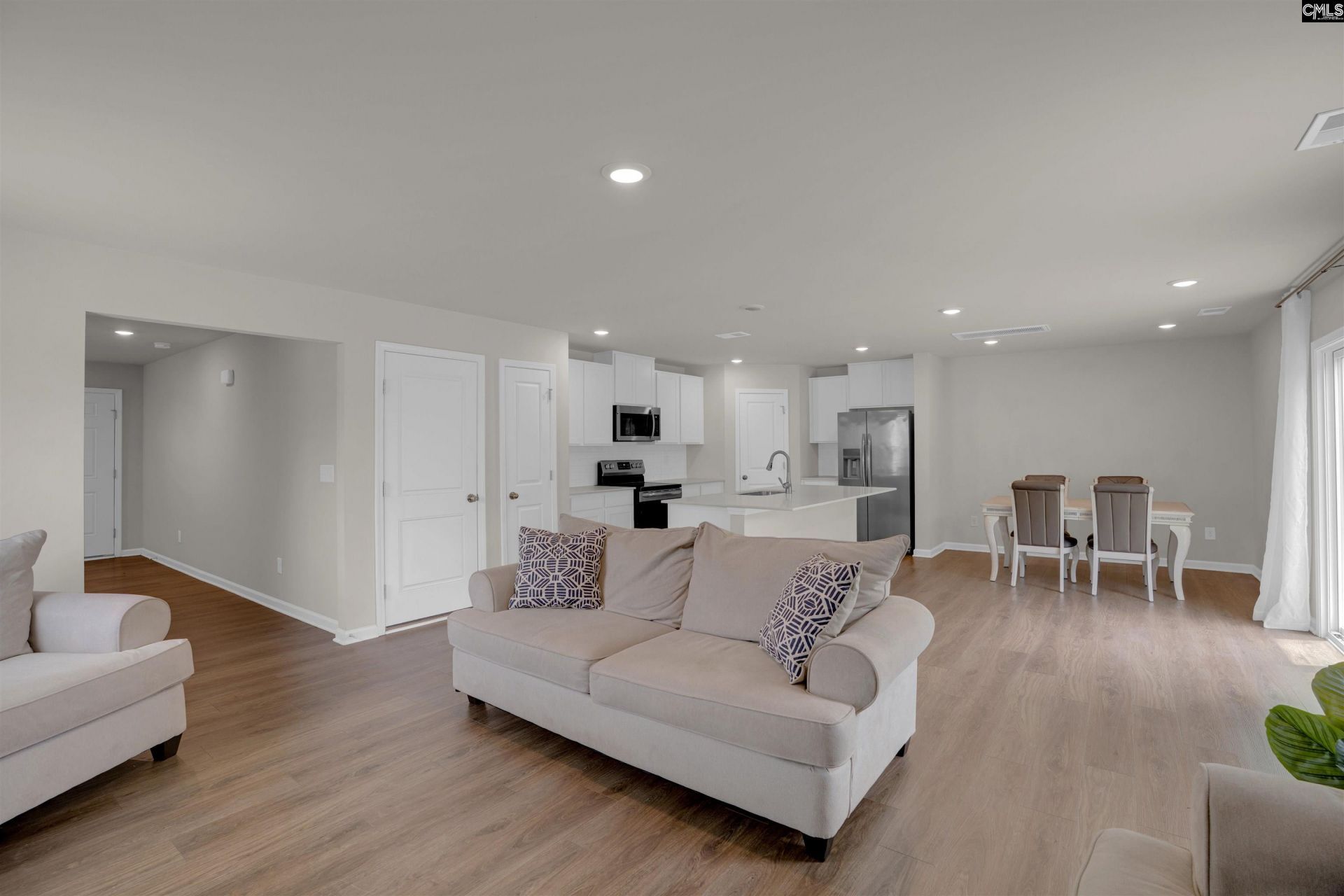 71 Redwing Drive Photo 6