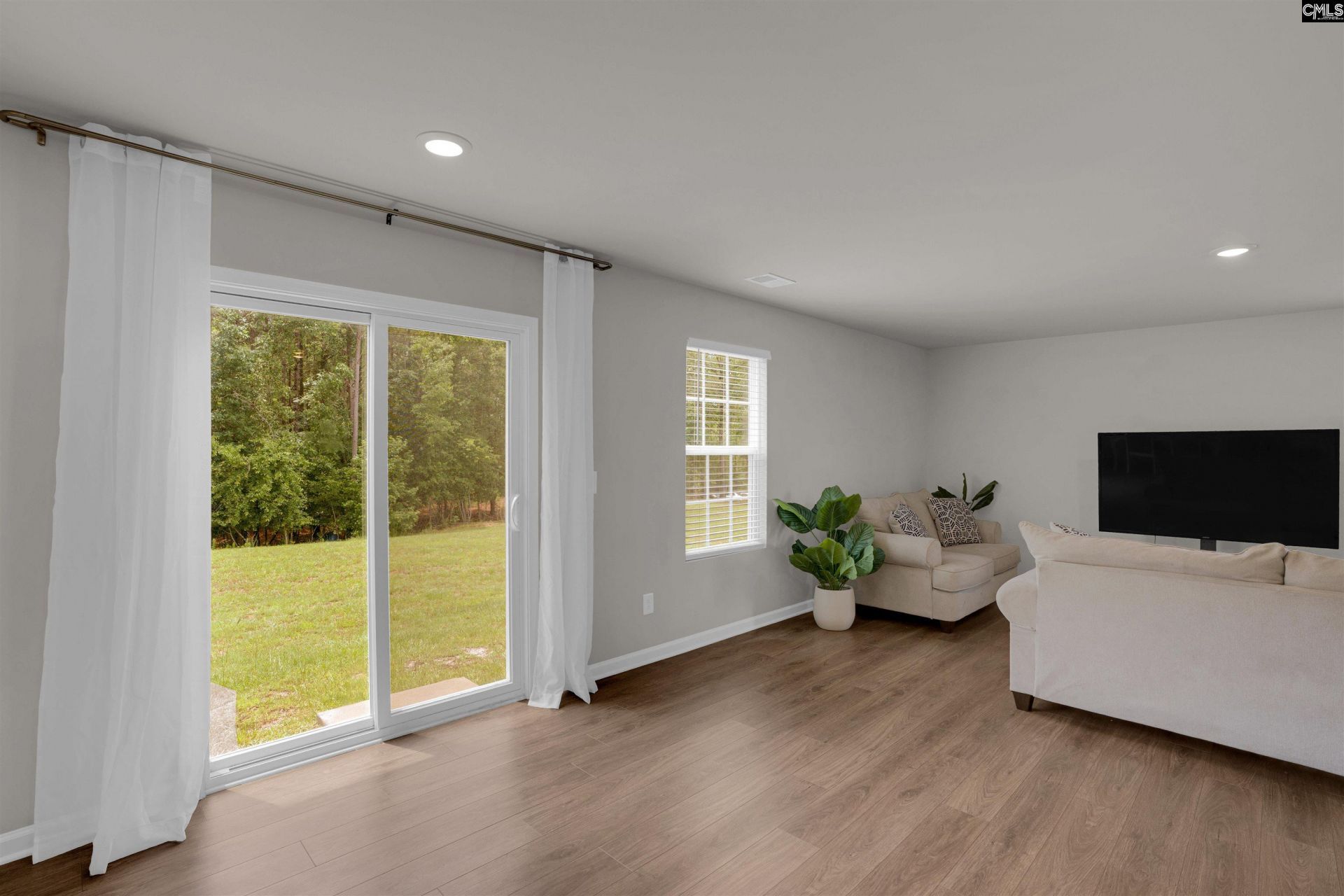 71 Redwing Drive Photo 8