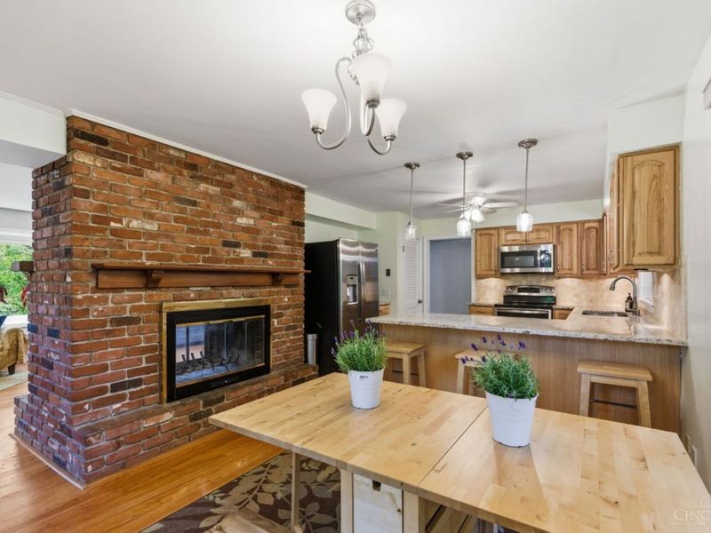 1204 Forest Court, Wyoming, OH 45215 Photo 2