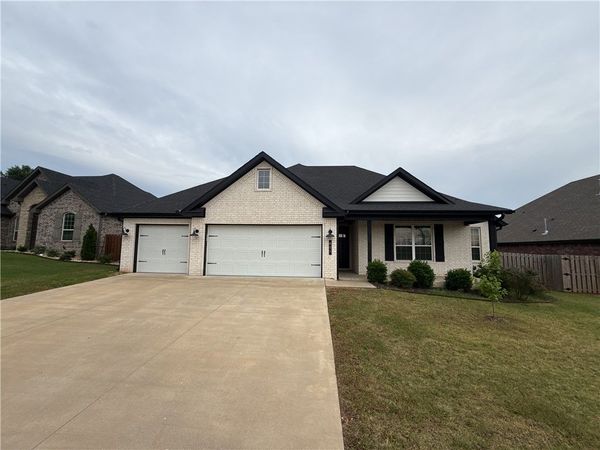 805 Carlock Drive , Pea Ridge, AR 72751