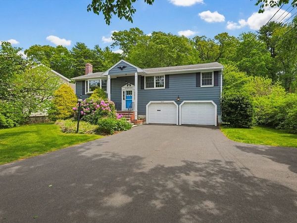 1044 East St, Dedham, MA 02026