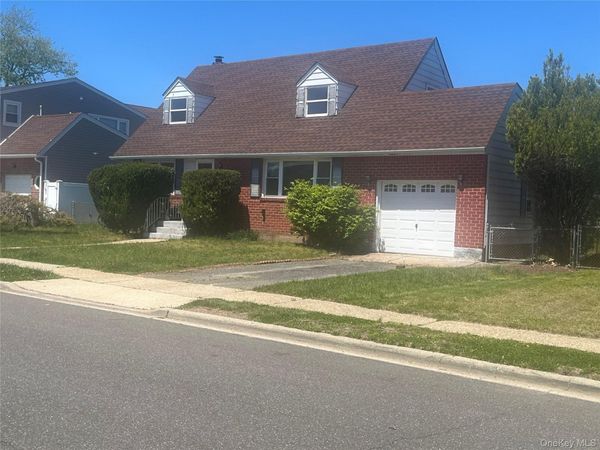 44 Ontario Avenue , Plainview, NY 11803