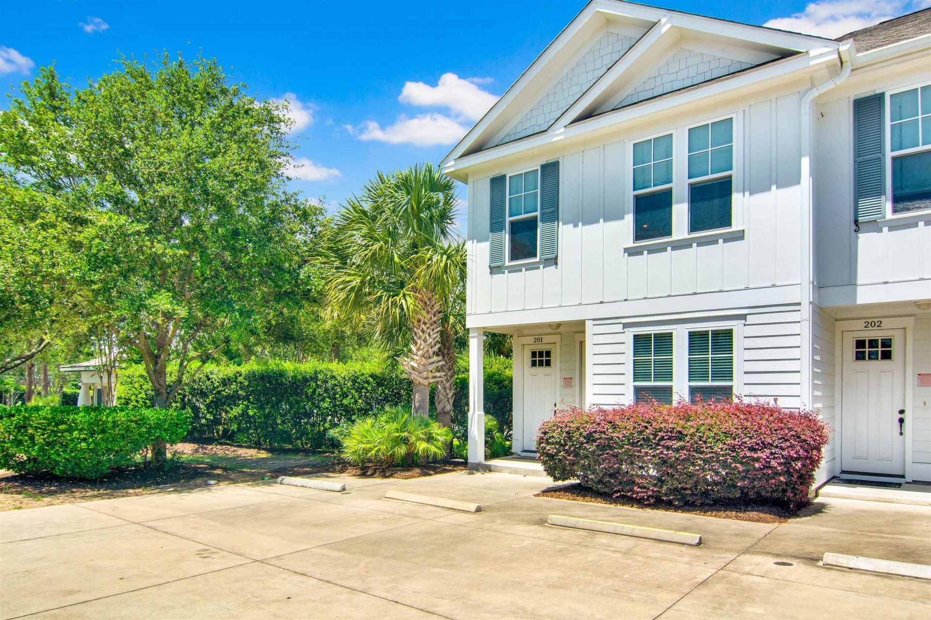 730 Madiera Dr. Photo 4