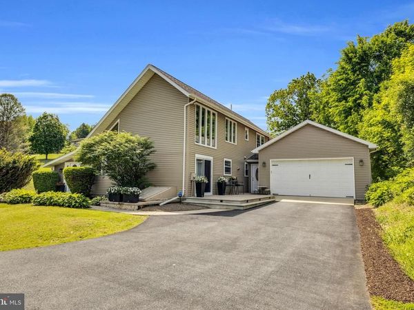 1094 SEIFRIT LANE, BERNVILLE, PA 19506
