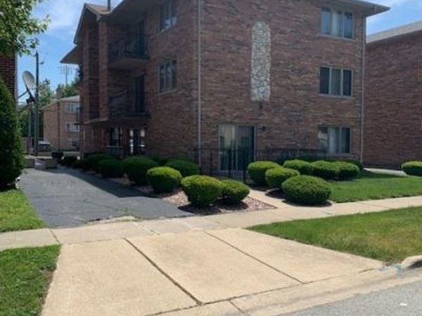 10541 Parkside Avenue , Unit 2W, Chicago Ridge, IL 60415