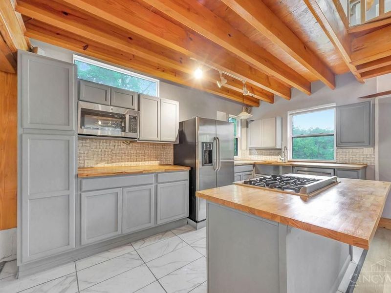 6851 Taylor Road, Green Township, OH 45248 Photo 10