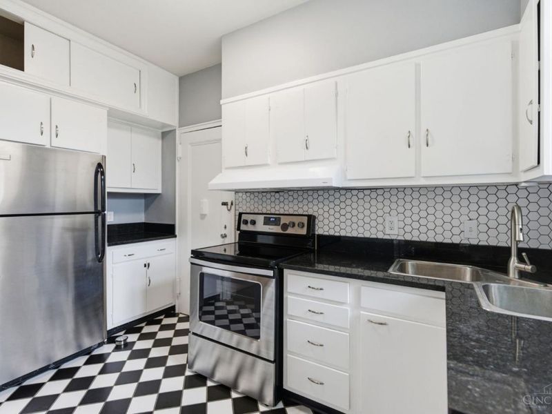 2372 Madison Road, Unit W3D, Cincinnati, OH 45208 Photo 14