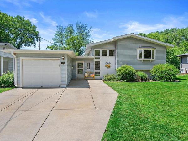 5613 Exeter St, Greendale, WI 53129