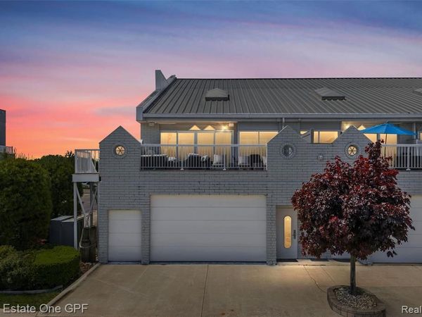 46 Evergreen Drive, Harrison Twp, MI 48045