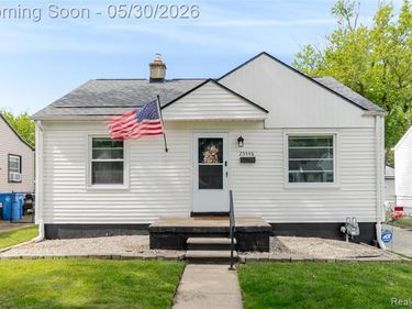 25446 Colgate Street, Dearborn Heights, MI 48125