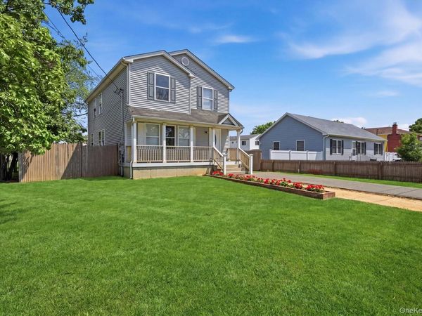 390 Atlantic Street , Copiague, NY 11726