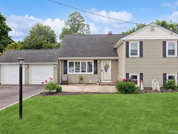 1426 Ackerson Boulevard , Bay Shore, NY 11706
