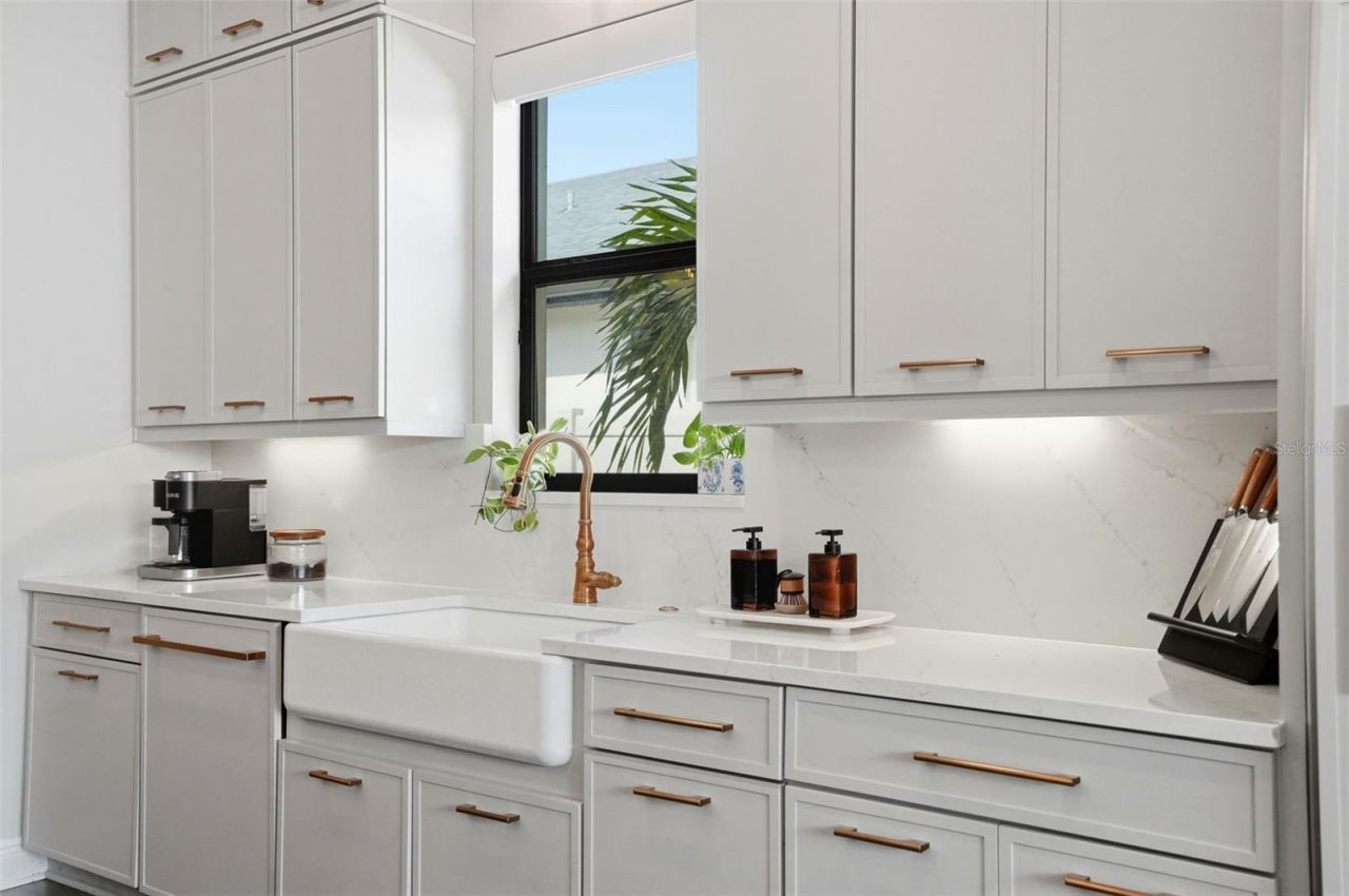 1916 Jullee Lane, Palm Harbor, FL 34683 Photo