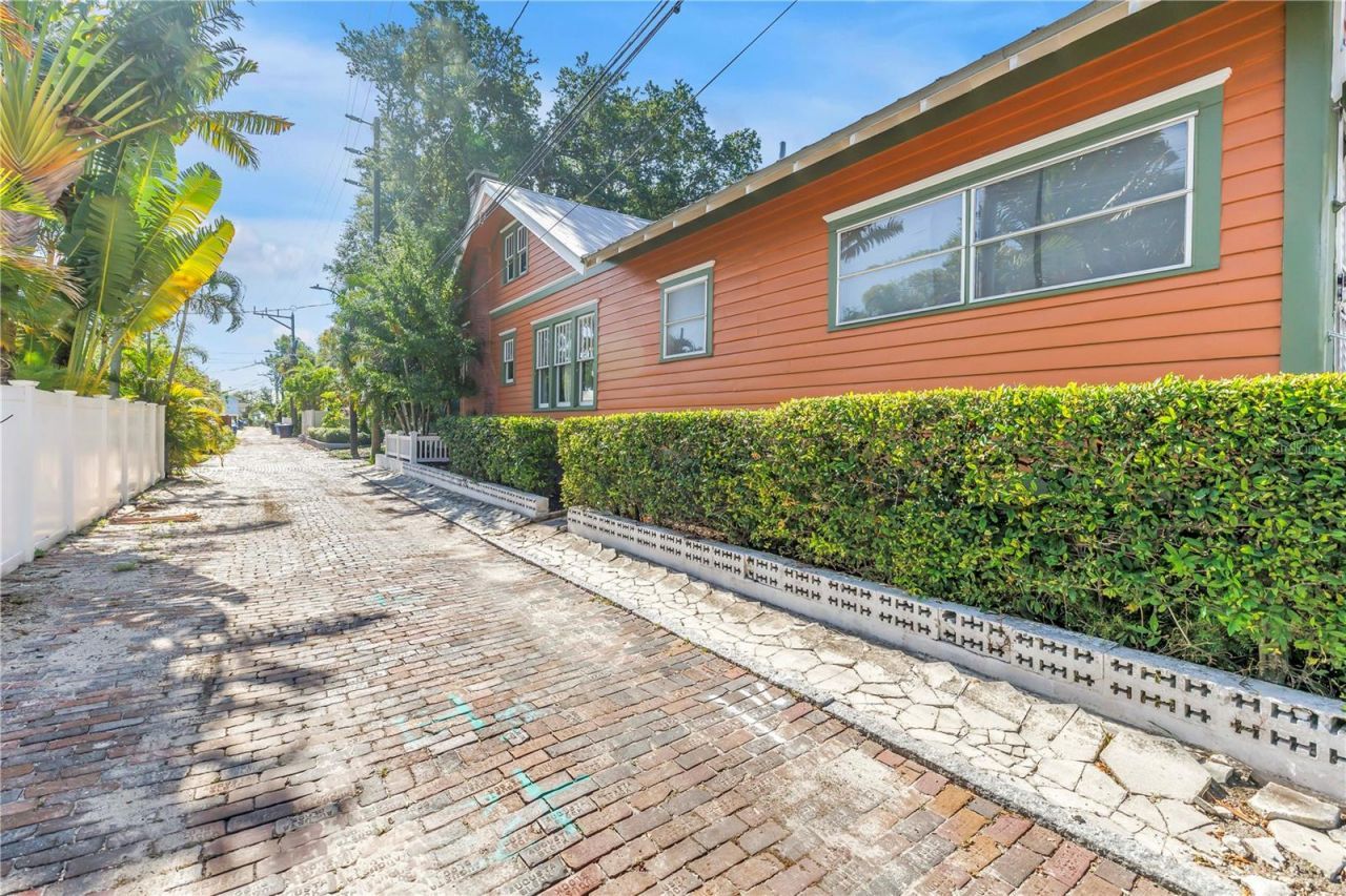 1114 3rd Street N, Saint Petersburg, FL 33701 Photo