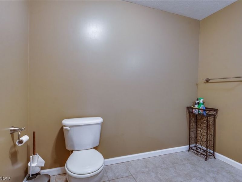4364 Laburnum Drive, Akron, OH 44319 Photo 34