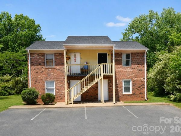 1963 1971 1977 Lakeview Road, Asheboro, NC 27203