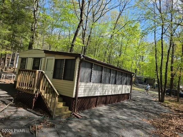 105 Pheasant Lane , Shohola, PA 18458