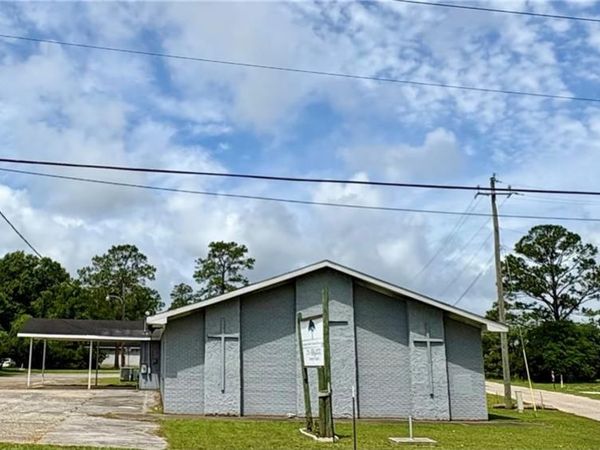 14250 Wintzell Avenue S, Bayou La Batre, AL 36509