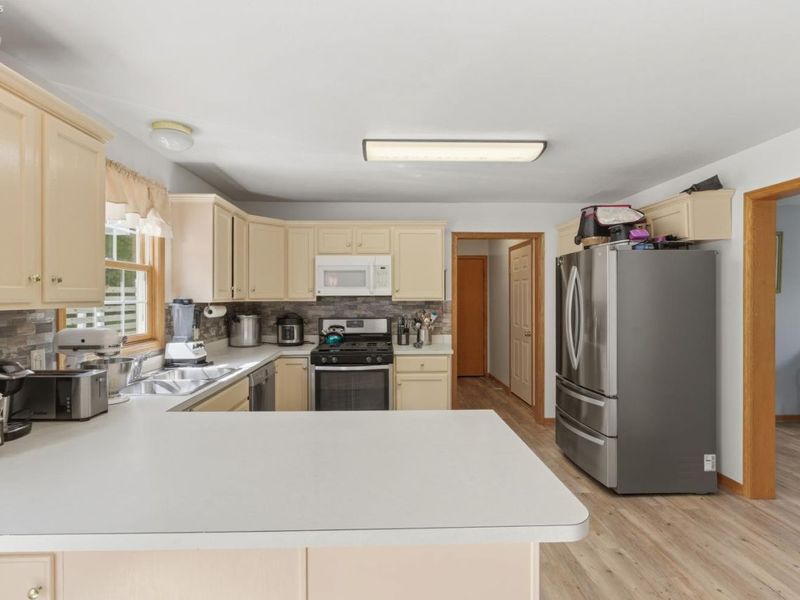 8904 Dean Road, Vermilion, OH 44089 Photo 17