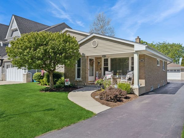 780 S Mitchell Avenue , Elmhurst, IL 60126