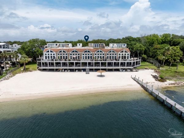 1189 Gulf Breeze Pkwy, Gulf Breeze, FL 32561