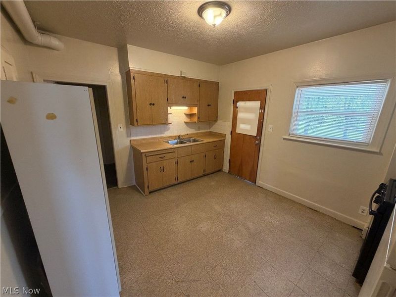 15300 Waterloo Road, Unit 1, Cleveland, OH 44110 Photo 3