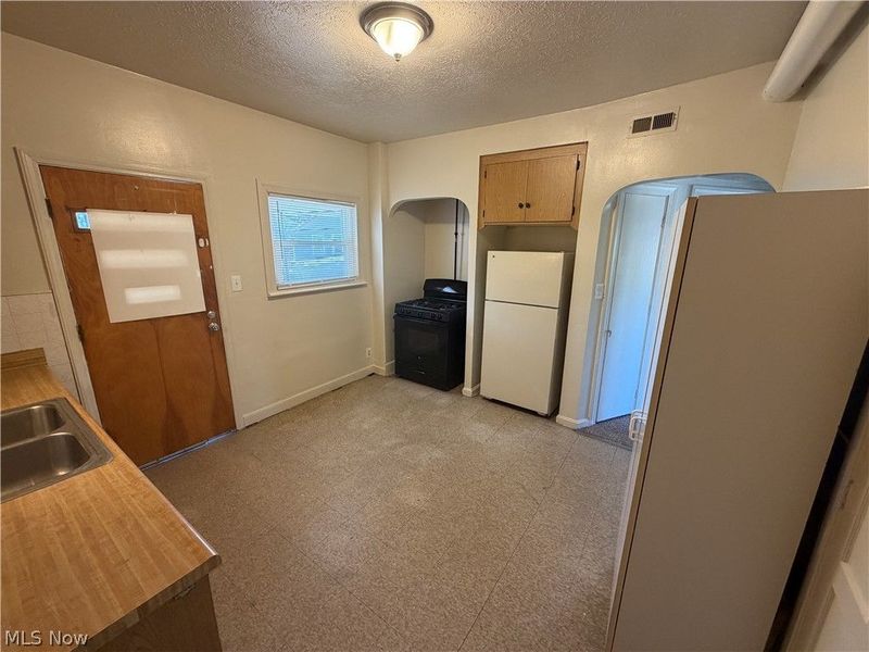 15300 Waterloo Road, Unit 1, Cleveland, OH 44110 Photo 4