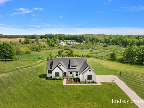 3526 Winding Stream Drive NW, Grand Rapids, MI 49534