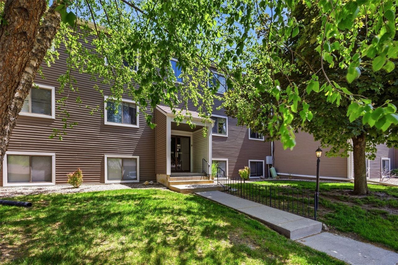 6629 Preston Terrace Court Sw, Unit 2, Cedar Rapids, IA 52404 Main Photo