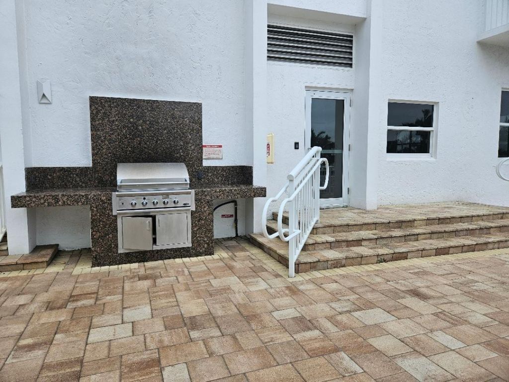 511 Bayshore Drive, Unit 405, Fort Lauderdale, FL 33304 Photo