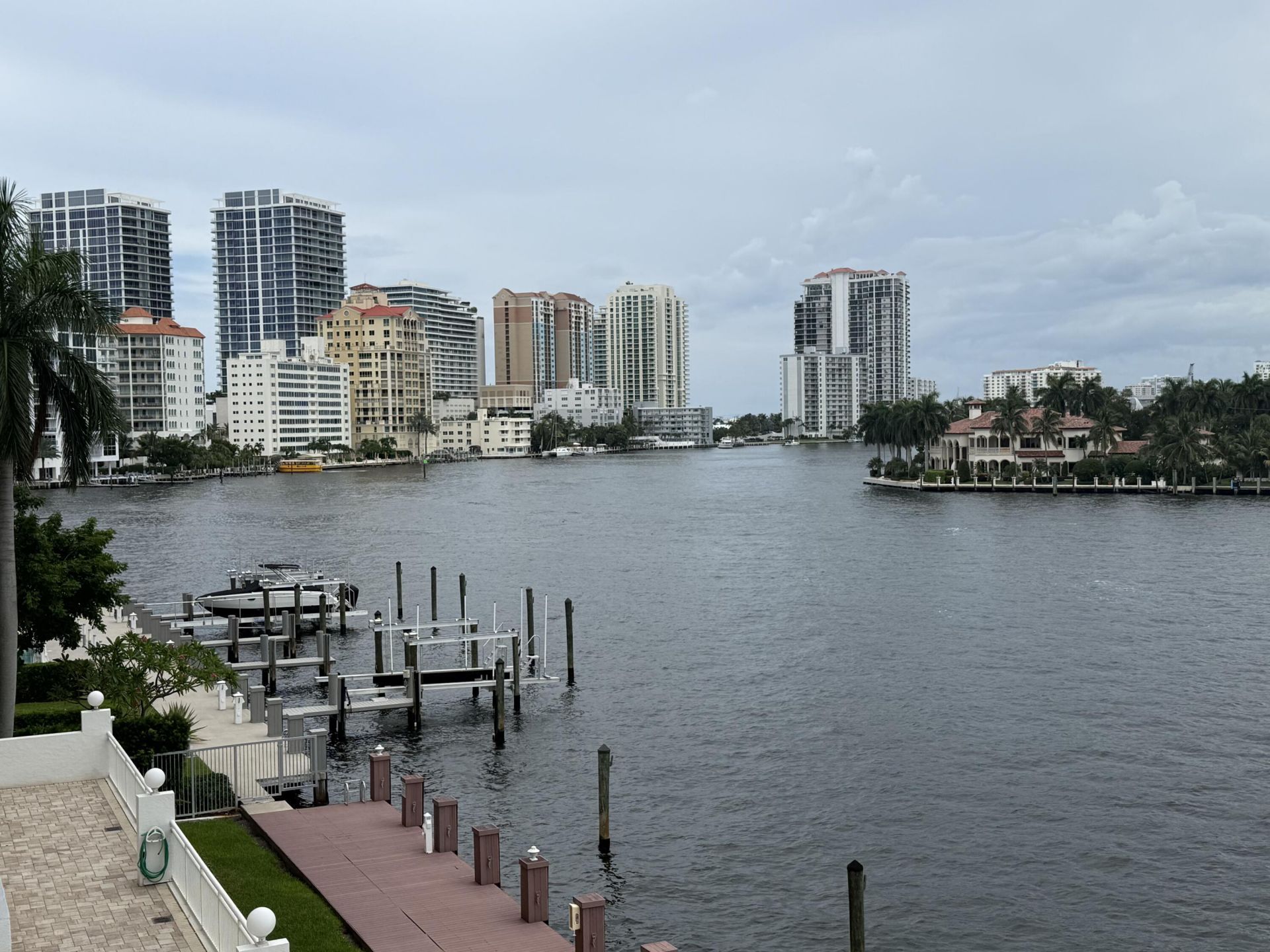 511 Bayshore Drive, Unit 405, Fort Lauderdale, FL 33304 Photo