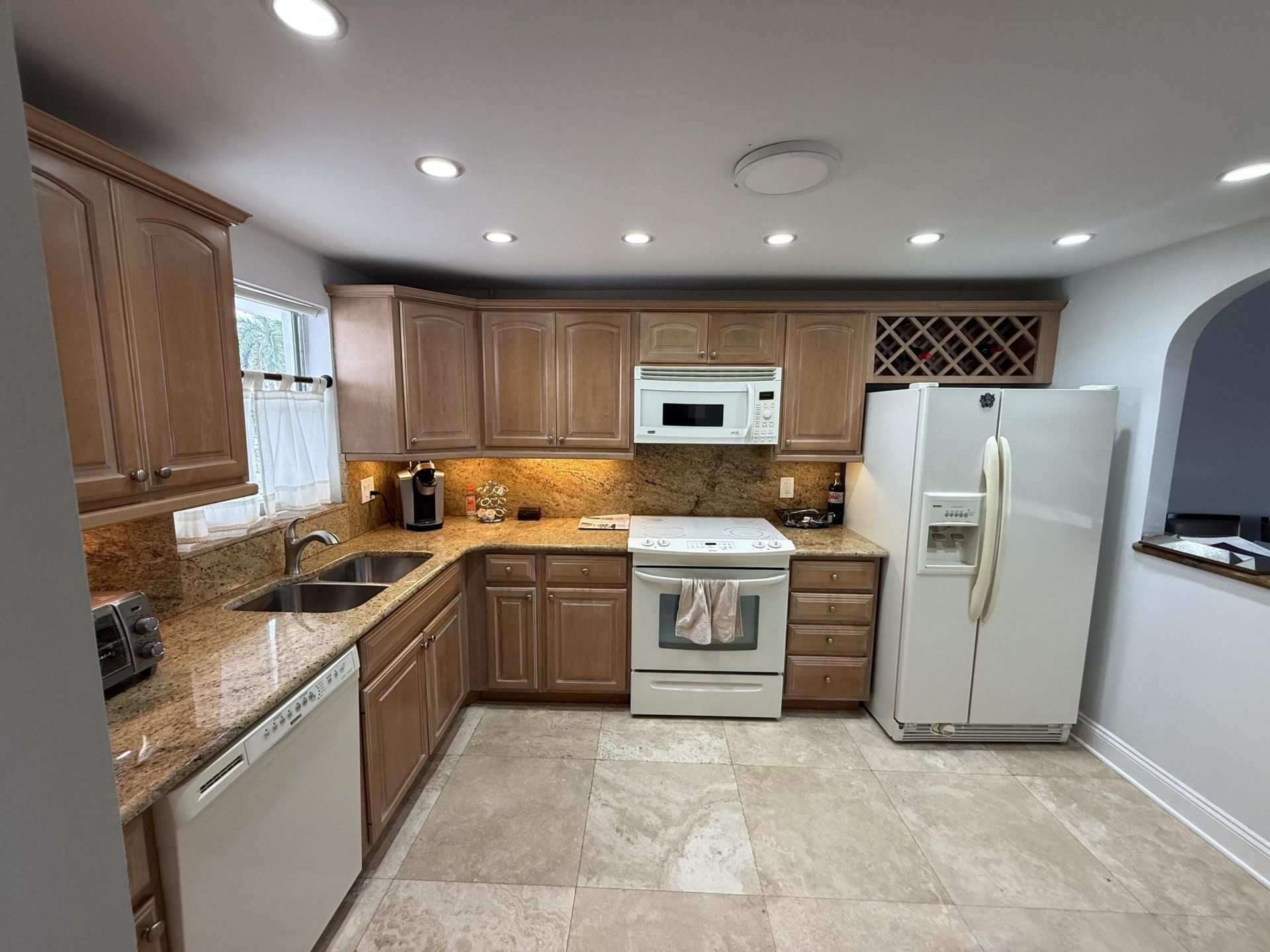 511 Bayshore Drive, Unit 405, Fort Lauderdale, FL 33304 Photo