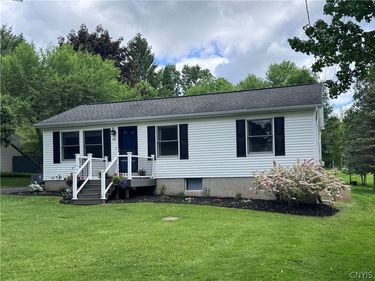 12 Artillery Lane, Baldwinsville, NY 13027
