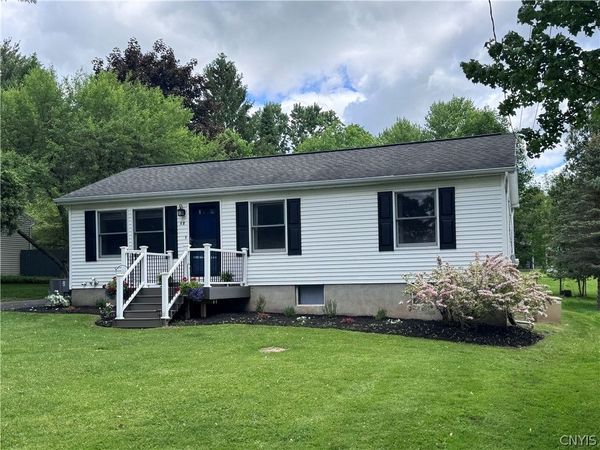 12 Artillery Lane, Baldwinsville, NY 13027