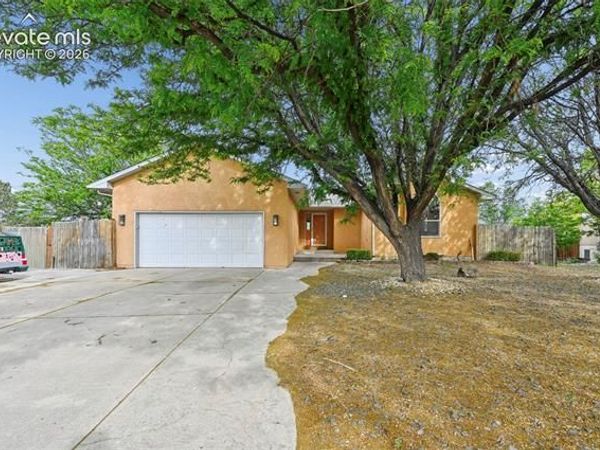 979 S Alexis Lane, Pueblo, CO 81007