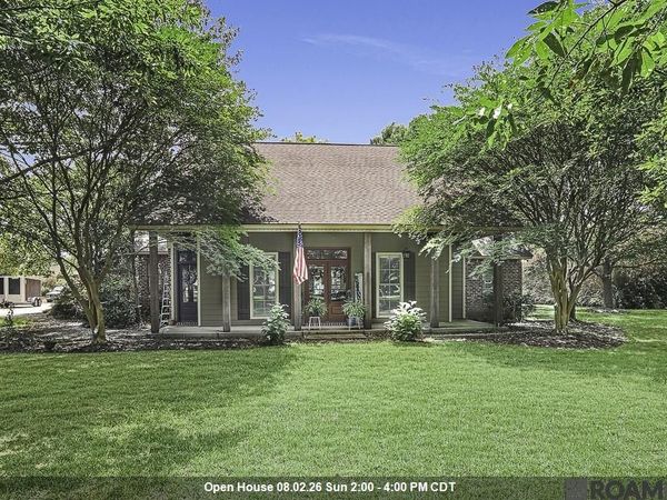 8567 Pin Oak Dr, Zachary, LA 70791