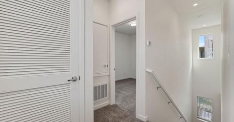 191 Log Pond Ln, Sacramento, CA 95818 Photo