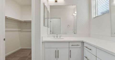 191 Log Pond Ln, Sacramento, CA 95818 Photo