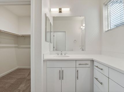 191 Log Pond Ln, Sacramento, CA 95818 Photo