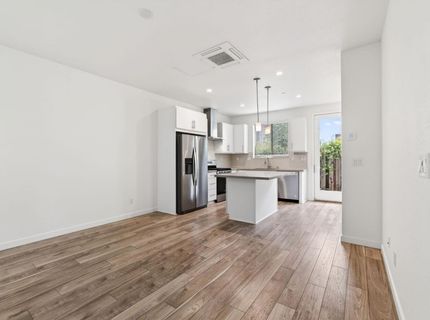 191 Log Pond Ln, Sacramento, CA 95818 Photo