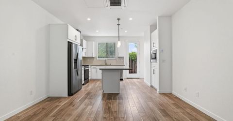 191 Log Pond Ln, Sacramento, CA 95818 Photo